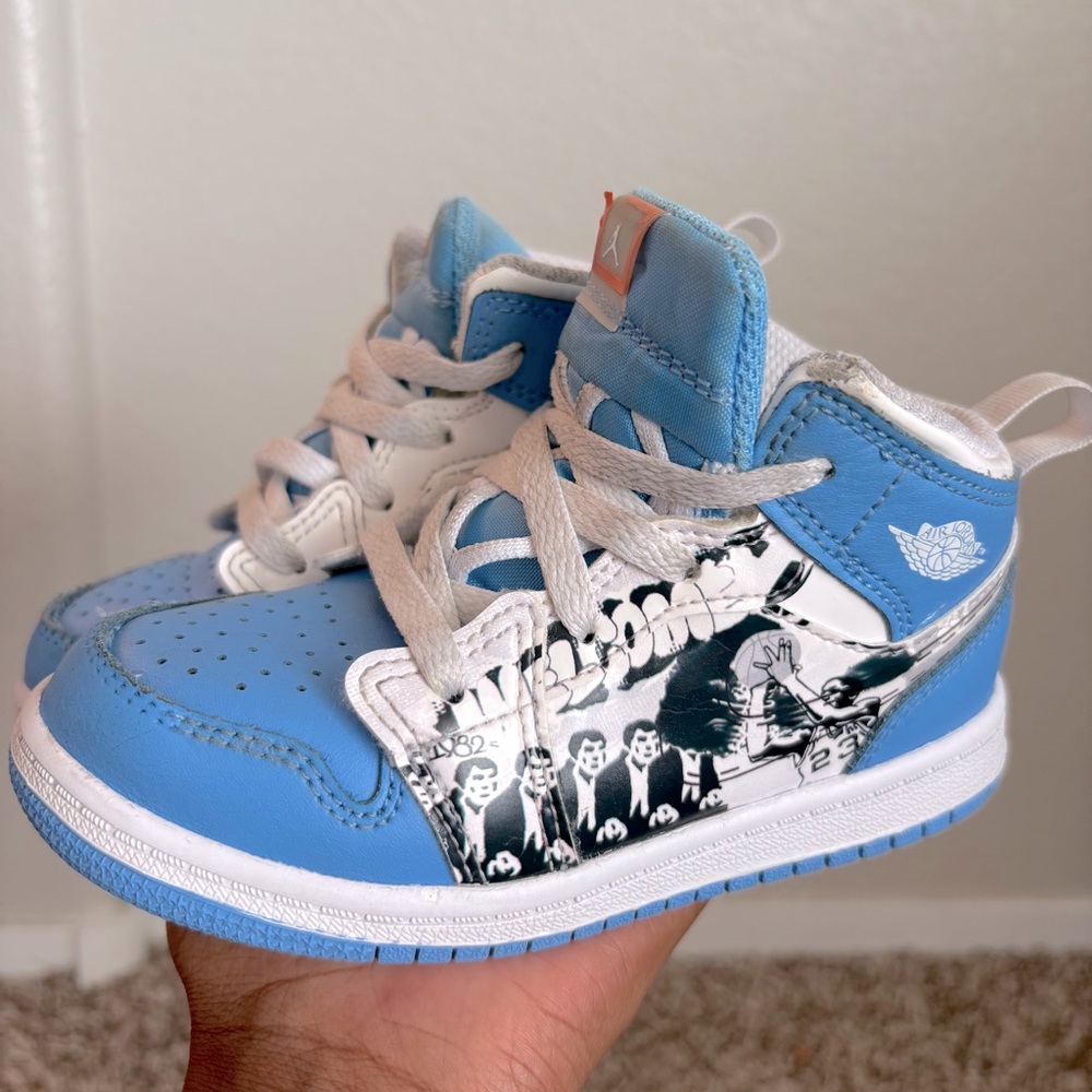 Jordan Kids Jordan 1 Mid White University Blue Size 9 Toddler
